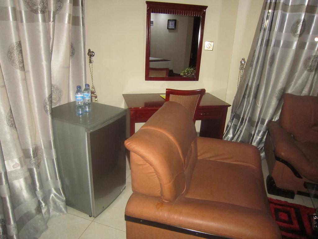 Donsuite Hotel Dar es Salaam Quarto foto
