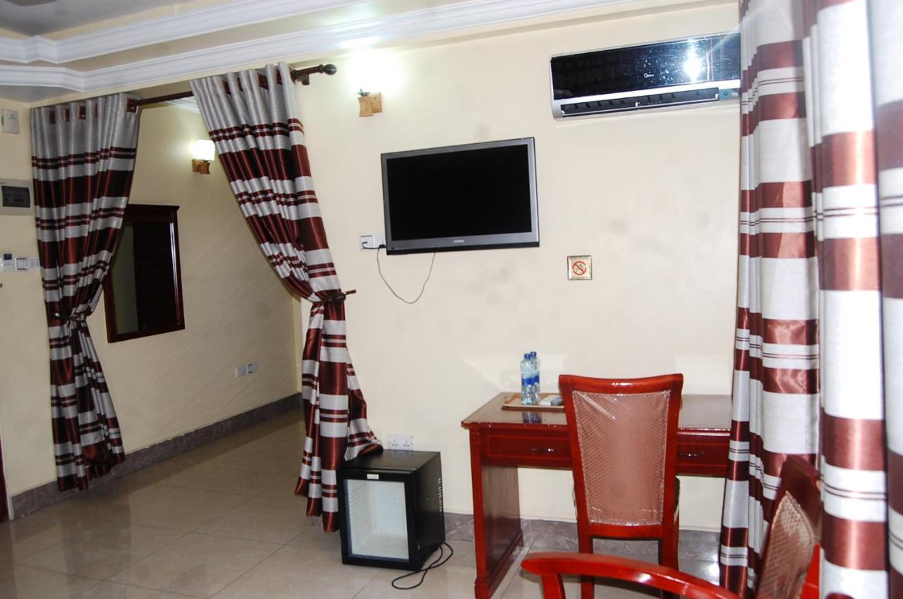 Donsuite Hotel Dar es Salaam Exterior foto